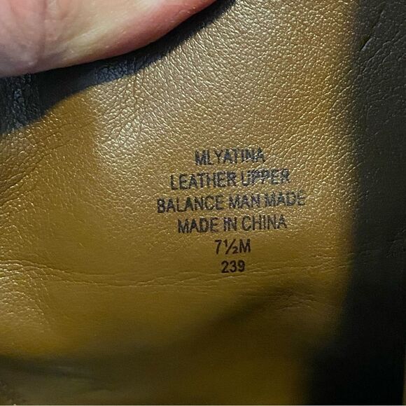 Marc Fisher Yatina Brown camel Leather suede Ankle Booties pointed toe -7.5M - Picture 6 of 13